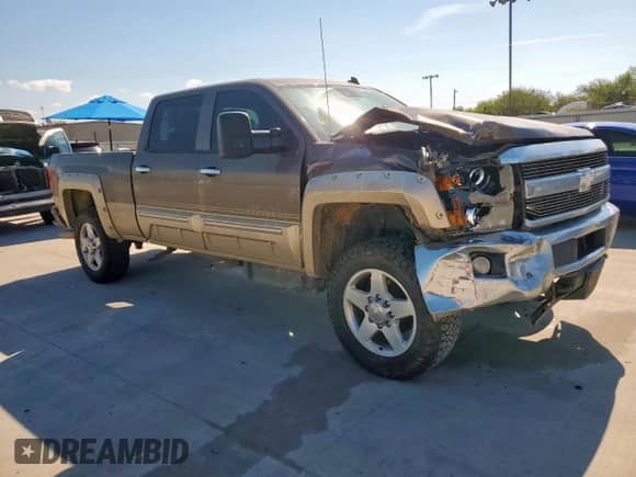 2015 Chevrolet Silverado 2500HD LTZ с VIN 1GC1KWE84FF104240, выставлен на аукционе Copart как лот 84268505 с пробегом 361 305 миль миль и Списание • Salvage title. История ставок и продаж доступна на DreamBid. Изображение 4.