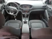 ✅ 2019 Hyundai Ioniq Blue • VIN: KMHC65LC7KU165954 • Lot: 44468695. Wystawiony na Copart z przebiegiem 117 144 mil. Bezpłatny archiwum sprzedaży aukcyjnych z USA i szczegółowy raport historii pojazdu na DreamBid. Zdjęcie 8.