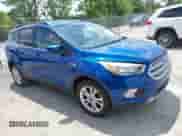 2018 Ford Escape SE z VIN 1FMCU9GD9JUA71170, wystawiony jako IAAI lot #42573258 z przebiegiem 102 170 mil mil oraz . Historia ofert i sprzedaży dostępna na DreamBid. Obrazek 1.