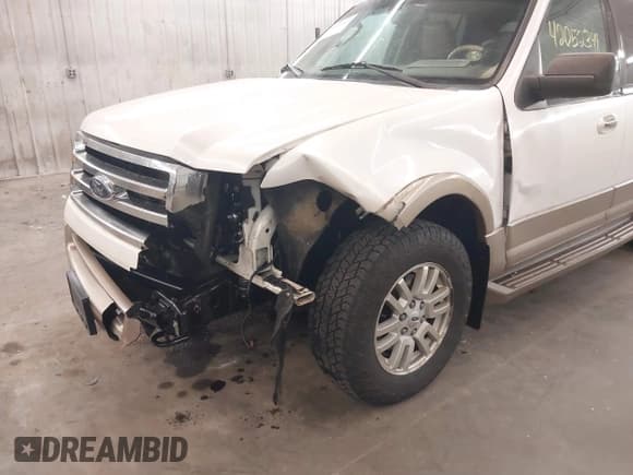 ✅ 2011 Ford Expedition XLT • VIN: 1FMJU1J54BEF43443 • Lot: 42052349. Listed on IAAI with 194,511 mi. Free auction sales archive from the USA and detailed vehicle history report at DreamBid. Image 6.