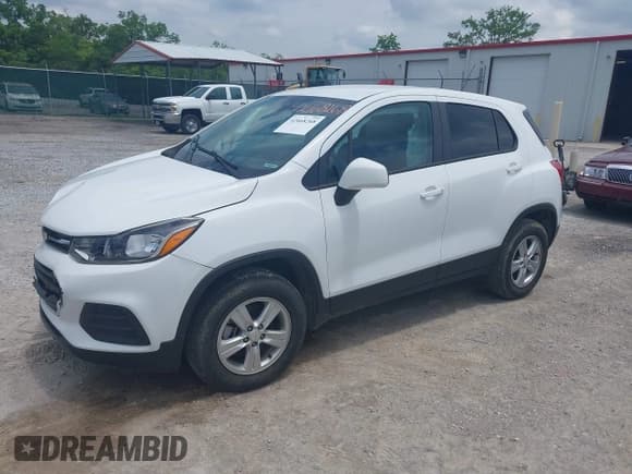 ✅ 2022 Chevrolet Trax LS • VIN: KL7CJNSM0NB527682 • Lot: 42468268. Listed on IAAI with 36,045 mi. Free auction sales archive from the USA and detailed vehicle history report at DreamBid. Image 2.