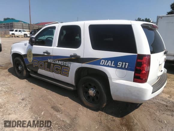 ✅ 2013 Chevrolet Tahoe Commercial • VIN: 1GNLC2E01DR281128 • Lot: 43026550. Wystawiony na IAAI z przebiegiem 156 342 mil. Bezpłatny archiwum sprzedaży aukcyjnych z USA i szczegółowy raport historii pojazdu na DreamBid. Zdjęcie 3.