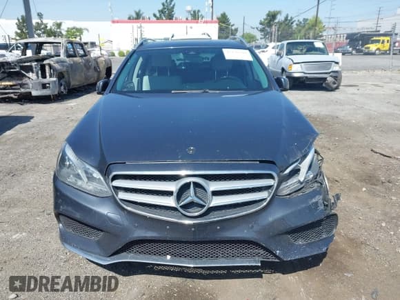 ✅ 2014 Mercedes-Benz E 350 Luxury • VIN: WDDHH8JB1EA825952 • Lot: 42136310. Listed on IAAI with 130,803 mi. Free auction sales archive from the USA and detailed vehicle history report at DreamBid. Image 13.