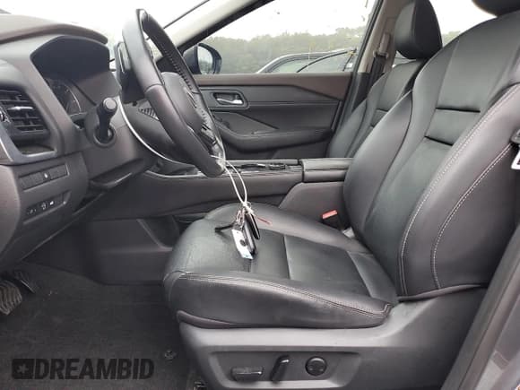 ✅ 2023 Nissan Rogue SL • VIN: 5N1BT3CB6PC839153 • Lot: 81627665. Wystawiony na Copart z przebiegiem 94 149 mil. Bezpłatny archiwum sprzedaży aukcyjnych z USA i szczegółowy raport historii pojazdu na DreamBid. Zdjęcie 7.