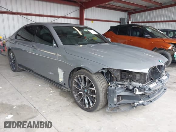 ✅ 2020 BMW 7 Series 740i • VIN: WBA7T2C00LGF96641 • Lot: 43747060. Wystawiony na IAAI z przebiegiem 115 514 mil. Bezpłatny archiwum sprzedaży aukcyjnych z USA i szczegółowy raport historii pojazdu na DreamBid. Zdjęcie 1.
