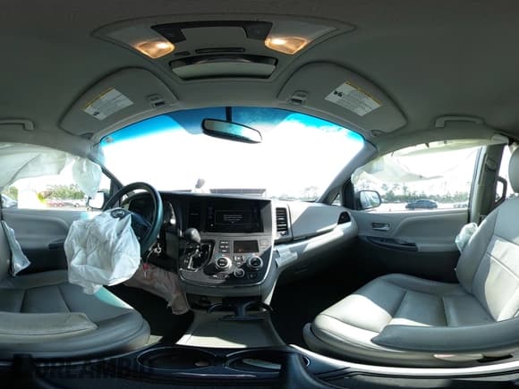 ✅ 2016 Toyota Sienna LE AAS • VIN: 5TDKK3DC4GS746001 • Lot: 43076702. Listed on IAAI with 97,690 mi. Free auction sales archive from the USA and detailed vehicle history report at DreamBid. Image 17.