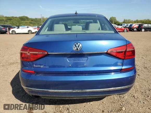 ✅ 2016 Volkswagen Passat S • VIN: 1VWAS7A33GC063700 • Lot: 83875555. Wystawiony na Copart z przebiegiem 61 907 mil. Bezpłatny archiwum sprzedaży aukcyjnych z USA i szczegółowy raport historii pojazdu na DreamBid. Zdjęcie 6.