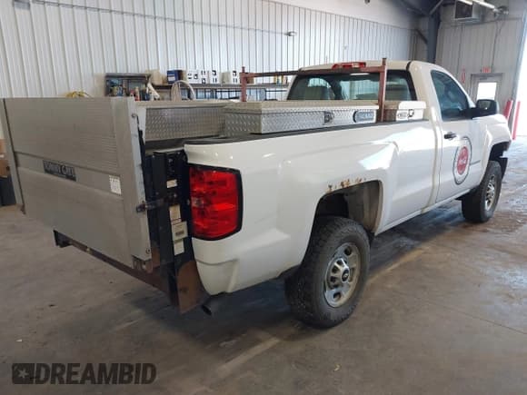 ✅ 2015 Chevrolet Silverado 2500HD Work Truck • VIN: 1GC0CUEG7FZ114814 • Lot: 42158008. Wystawiony na IAAI z przebiegiem 306 861 mil. Bezpłatny archiwum sprzedaży aukcyjnych z USA i szczegółowy raport historii pojazdu na DreamBid. Zdjęcie 4.