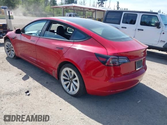 ✅ 2022 Tesla Model 3 Long Range • VIN: 5YJ3E1EB5NF174606 • Lot: 42463894. Wystawiony na IAAI z przebiegiem 36 677 mil. Bezpłatny archiwum sprzedaży aukcyjnych z USA i szczegółowy raport historii pojazdu na DreamBid. Zdjęcie 3.