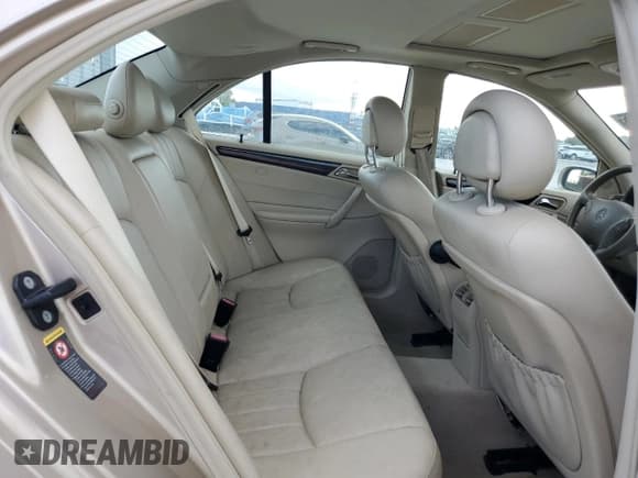 ✅ 2005 Mercedes-Benz C 240 • VIN: WDBRF81J65F667041 • Лот: 82450355. Опубликован ранее на Copart с пробегом 145 521 миль. Бесплатный доступ к архиву аукционных продаж из США и подробный отчёт об истории автомобиля на DreamBid. Изображение 10.