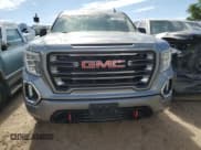 ✅ 2021 GMC Sierra 1500 AT4 • VIN: 3GTP9EEL2MG369917 • Lot: 60841325. Wystawiony na Copart z przebiegiem 56 184 mil. Bezpłatny archiwum sprzedaży aukcyjnych z USA i szczegółowy raport historii pojazdu na DreamBid. Zdjęcie 5.