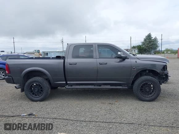 ✅ 2018 Ram 2500 Laramie • VIN: 3C6UR5FL5JG218204 • Lot: 42303128. Wystawiony na IAAI z przebiegiem 139 040 mil. Bezpłatny archiwum sprzedaży aukcyjnych z USA i szczegółowy raport historii pojazdu na DreamBid. Zdjęcie 14.