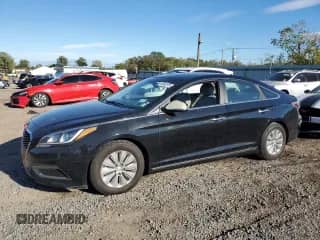 2017 Hyundai Sonata SE z VIN KMHE24L11HA059099, wystawiony jako Copart lot #86502075 z przebiegiem Nie podano mil oraz Szkoda całkowita • Salvage title. Historia ofert i sprzedaży dostępna na DreamBid. Obrazek 1.