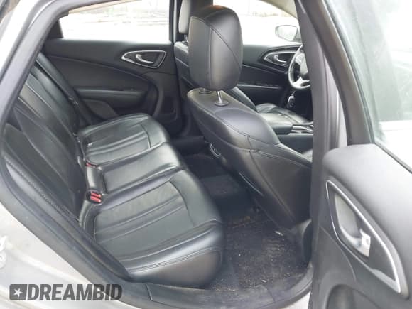 ✅ 2015 Chrysler 200 C • VIN: 1C3CCCCB2FN500969 • Лот: 43223386. Опубликован ранее на IAAI с пробегом 146 078 миль. Бесплатный доступ к архиву аукционных продаж из США и подробный отчёт об истории автомобиля на DreamBid. Изображение 8.