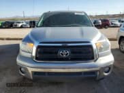 ✅ 2011 Toyota Tundra • VIN: 5TFDM5F14BX020975 • Lot: 48494765. Wystawiony na Copart z przebiegiem 188 361 mil. Bezpłatny archiwum sprzedaży aukcyjnych z USA i szczegółowy raport historii pojazdu na DreamBid. Zdjęcie 5.