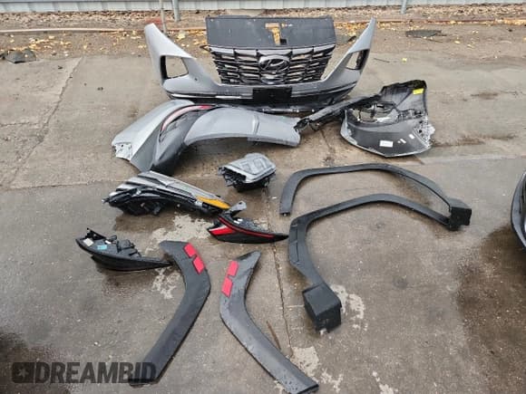 ✅ 2024 Hyundai Tucson Limited • VIN: 5NMJECDE1RH410266 • Лот: 89730445. Опубликован ранее на Copart с пробегом 10 071 миль. Бесплатный доступ к архиву аукционных продаж из США и подробный отчёт об истории автомобиля на DreamBid. Изображение 13.