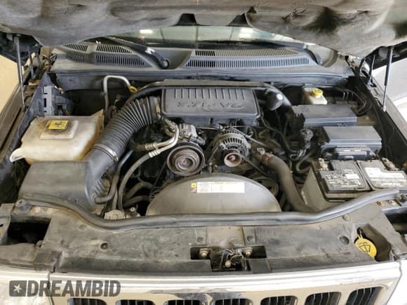 ✅ 2010 Jeep Commander Sport • VIN: 1J4RG4GK9AC158400 • Lot: 53497035. Listed on Copart with 153,309 mi. Free auction sales archive from the USA and detailed vehicle history report at DreamBid. Image 12.