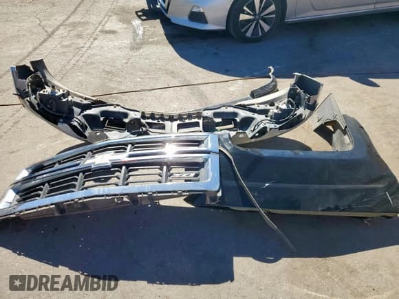 ✅ 2015 Chevrolet Silverado 1500 LT • VIN: 3GCUKREC2FG149386 • Lot: 91168315. Listed on Copart with 183,703 mi. Free auction sales archive from the USA and detailed vehicle history report at DreamBid. Image 12.