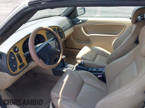 ✅ 2003 Saab 9-3 SE • VIN: YS3DF78KX37010795 • Lot: 42441244. Wystawiony na IAAI z przebiegiem 118 111 mil. Bezpłatny archiwum sprzedaży aukcyjnych z USA i szczegółowy raport historii pojazdu na DreamBid. Zdjęcie 5.