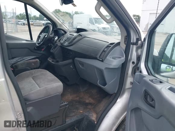 ✅ 2017 Ford Transit XL • VIN: 1FBZX2ZMXHKA07921 • Lot: 42360969. Wystawiony na IAAI z przebiegiem 190 070 mil. Bezpłatny archiwum sprzedaży aukcyjnych z USA i szczegółowy raport historii pojazdu na DreamBid. Zdjęcie 5.