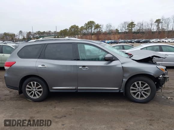 ✅ 2015 Nissan Pathfinder S • VIN: 5N1AR2MM2FC672664 • Lot: 41708902. Wystawiony na IAAI z przebiegiem 134 204 mil. Bezpłatny archiwum sprzedaży aukcyjnych z USA i szczegółowy raport historii pojazdu na DreamBid. Zdjęcie 12.