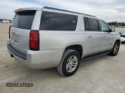 ✅ 2017 Chevrolet Suburban LT • VIN: 1GNSKHKC8HR179265 • Lot: 77441194. Wystawiony na Copart z przebiegiem 89 951 mil. Bezpłatny archiwum sprzedaży aukcyjnych z USA i szczegółowy raport historii pojazdu na DreamBid. Zdjęcie 3.
