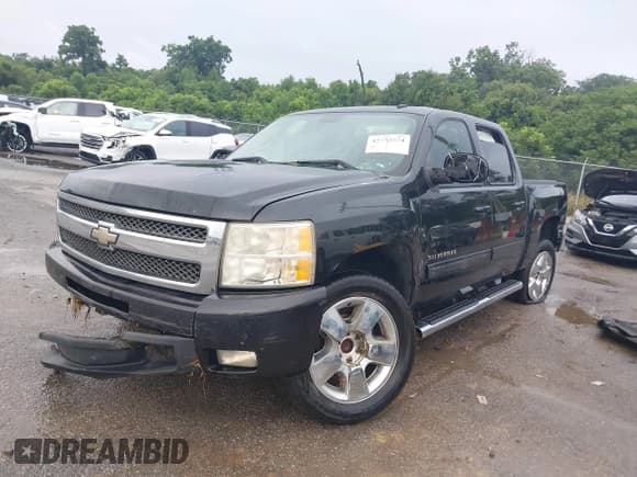 ✅ 2010 Chevrolet Silverado 1500 LTZ • VIN: 3GCRCTE09AG271614 • Lot: 42752574. Listed on IAAI with 302,635 mi. Free auction sales archive from the USA and detailed vehicle history report at DreamBid. Image 17.