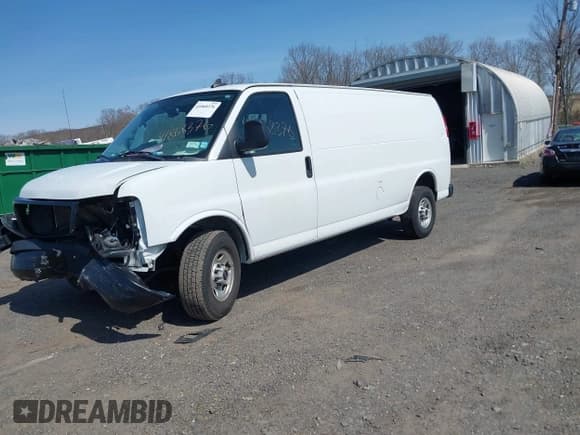 ✅ 2019 GMC Savana Cargo • VIN: 1GTZ7HFG1K1334802 • Lot: 41868376. Wystawiony na IAAI z przebiegiem 105 386 mil. Bezpłatny archiwum sprzedaży aukcyjnych z USA i szczegółowy raport historii pojazdu na DreamBid. Zdjęcie 2.
