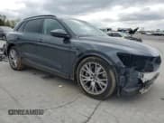 ✅ 2021 Audi e-tron Prestige • VIN: WA1VABGE0MB004327 • Lot: 51814545. Wystawiony na Copart z przebiegiem 16 460 mil. Bezpłatny archiwum sprzedaży aukcyjnych z USA i szczegółowy raport historii pojazdu na DreamBid. Zdjęcie 4.