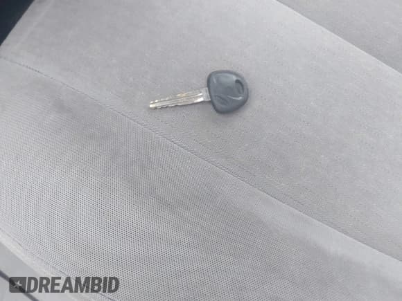 ✅ 2008 Kia Rondo LX • VIN: KNAFG526787156380 • Lot: 42898770. Wystawiony na IAAI z przebiegiem 185 851 mil. Bezpłatny archiwum sprzedaży aukcyjnych z USA i szczegółowy raport historii pojazdu na DreamBid. Zdjęcie 11.