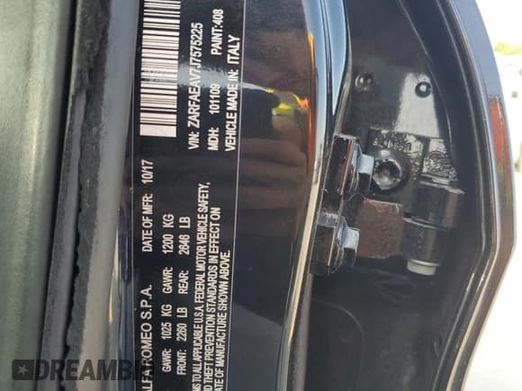 ✅ 2018 Alfa Romeo Giulia • VIN: ZARFAEAV7J7575225 • Lot: 63442035. Wystawiony na Copart z przebiegiem 27 294 mil. Bezpłatny archiwum sprzedaży aukcyjnych z USA i szczegółowy raport historii pojazdu na DreamBid. Zdjęcie 13.