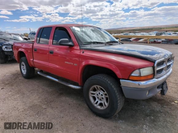 ✅ 2002 Dodge Dakota SLT • VIN: 1B7HG48N32S638157 • Lot: 53399165. Wystawiony na Copart z przebiegiem 249 534 mil. Bezpłatny archiwum sprzedaży aukcyjnych z USA i szczegółowy raport historii pojazdu na DreamBid. Zdjęcie 4.
