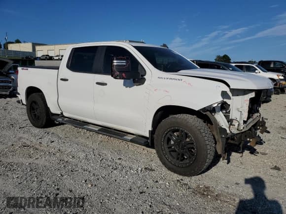✅ 2020 Chevrolet Silverado 1500 Custom • VIN: 3GCUYBEF2LG379456 • Lot: 70267165. Listed on Copart with 59,698 mi. Free auction sales archive from the USA and detailed vehicle history report at DreamBid. Image 4.