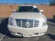 ✅ 2010 Cadillac Escalade Premium • VIN: 1GYUKCEF0AR251991 • Lot: 43595752. Listed on IAAI with 168,086 mi. Free auction sales archive from the USA and detailed vehicle history report at DreamBid. Image 12.