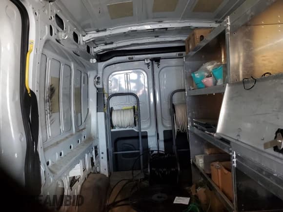 ✅ 2016 Ford Transit • VIN: 1FTYE2CV7GKA96800 • Lot: 93567355. Wystawiony na Copart z przebiegiem 179 720 mil. Bezpłatny archiwum sprzedaży aukcyjnych z USA i szczegółowy raport historii pojazdu na DreamBid. Zdjęcie 10.