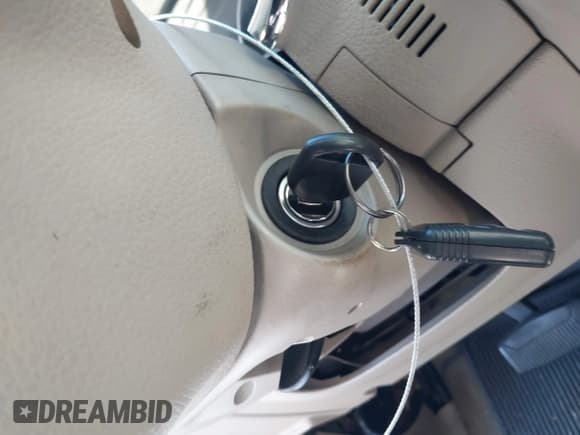 ✅ 2006 Ford Explorer XLT • VIN: 1FMEU73E66UA43409 • Лот: 41837847. Опубликован ранее на IAAI с пробегом 196 992 миль. Бесплатный доступ к архиву аукционных продаж из США и подробный отчёт об истории автомобиля на DreamBid. Изображение 11.