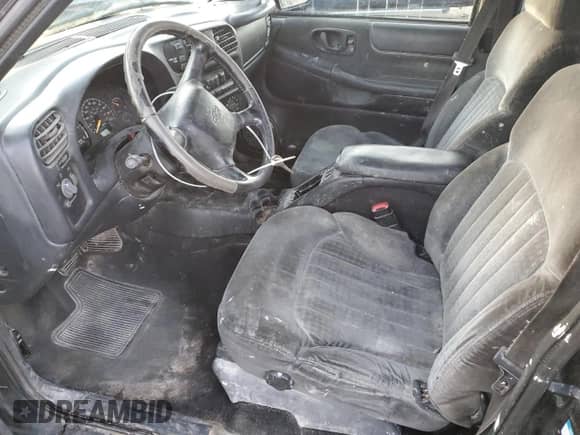 2001 Chevrolet S-10 LS ZR2 с VIN 1GCCT19W718161384, выставлен на аукционе Copart как лот 84834104 с пробегом 288 874 миль миль и Списание • Salvage title. История ставок и продаж доступна на DreamBid. Изображение 7.