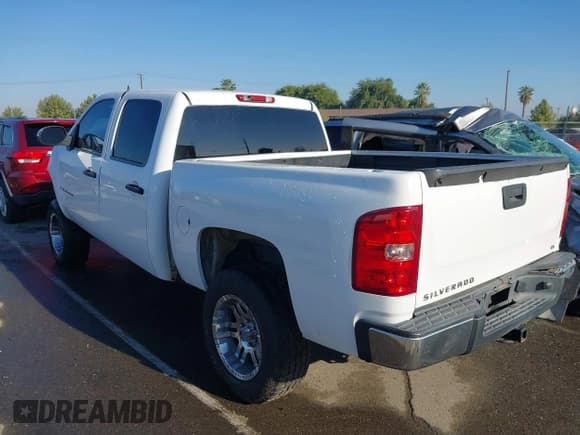 ✅ 2008 Chevrolet Silverado 1500 LS • VIN: 2GCEC13C281194197 • Lot: 43461825. Listed on IAAI with 235,853 mi. Free auction sales archive from the USA and detailed vehicle history report at DreamBid. Image 3.