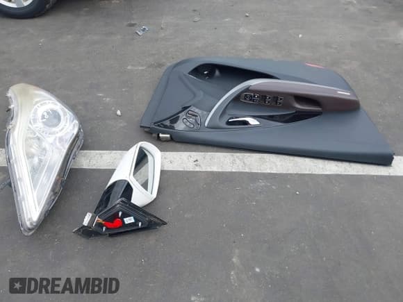 ✅ 2013 Hyundai Azera • VIN: KMHFH4JG7DA287466 • Лот: 43068958. Опубликован ранее на IAAI с пробегом 144 505 миль. Бесплатный доступ к архиву аукционных продаж из США и подробный отчёт об истории автомобиля на DreamBid. Изображение 12.