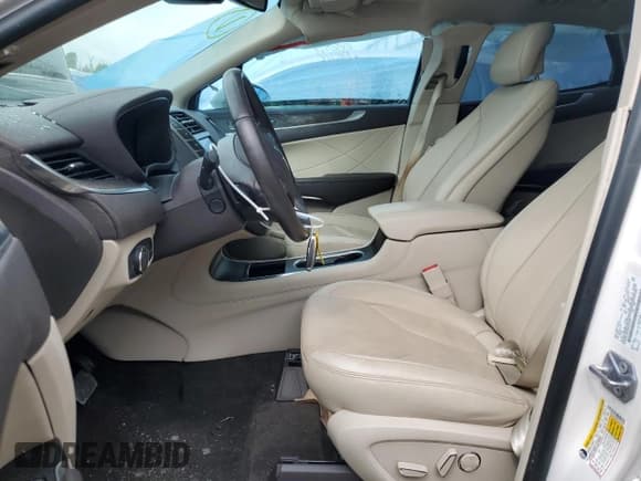 ✅ 2019 Lincoln MKC Reserve • VIN: 5LMCJ3C9XKUL47197 • Лот: 59190385. Опубликован ранее на Copart с пробегом 59 133 миль. Бесплатный доступ к архиву аукционных продаж из США и подробный отчёт об истории автомобиля на DreamBid. Изображение 7.