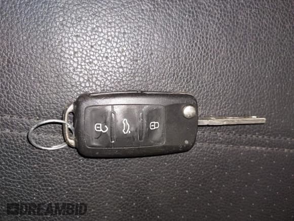 ✅ 2012 Volkswagen Passat SE • VIN: 1VWBN7A35CC046063 • Лот: 43882332. Опубликован ранее на IAAI с пробегом 233 532 миль. Бесплатный доступ к архиву аукционных продаж из США и подробный отчёт об истории автомобиля на DreamBid. Изображение 11.