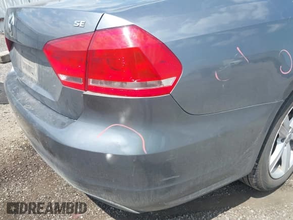 ✅ 2013 Volkswagen Passat SE • VIN: 1VWBP7A33DC065321 • Лот: 42741828. Опубликован ранее на IAAI с пробегом 158 573 миль. Бесплатный доступ к архиву аукционных продаж из США и подробный отчёт об истории автомобиля на DreamBid. Изображение 13.