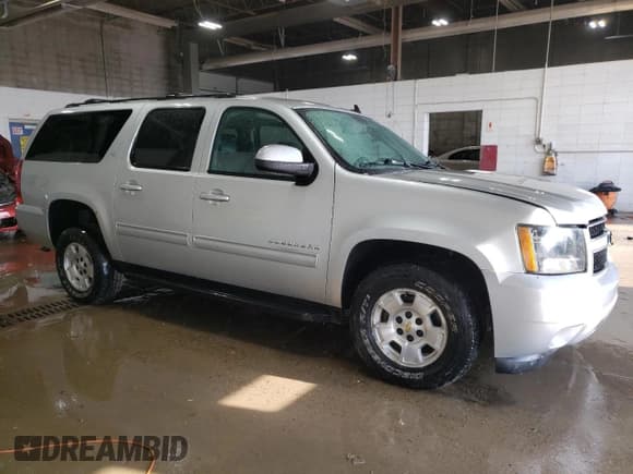 ✅ 2014 Chevrolet Suburban LT • VIN: 1GNSKJE78ER222830 • Lot: 74777974. Wystawiony na Copart z przebiegiem 155 843 mil. Bezpłatny archiwum sprzedaży aukcyjnych z USA i szczegółowy raport historii pojazdu na DreamBid. Zdjęcie 4.
