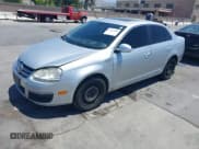 ✅ 2010 Volkswagen Jetta SE • VIN: 3VWRZ7AJ6AM113590 • Lot: 42418082. Listed on IAAI with 226,440 mi. Free auction sales archive from the USA and detailed vehicle history report at DreamBid. Image 2.