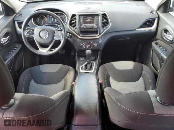 ✅ 2016 Jeep Cherokee Sport • VIN: 1C4PJMAS6GW215795 • Lot: 86470125. Wystawiony na Copart z przebiegiem 125 997 mil. Bezpłatny archiwum sprzedaży aukcyjnych z USA i szczegółowy raport historii pojazdu na DreamBid. Zdjęcie 8.