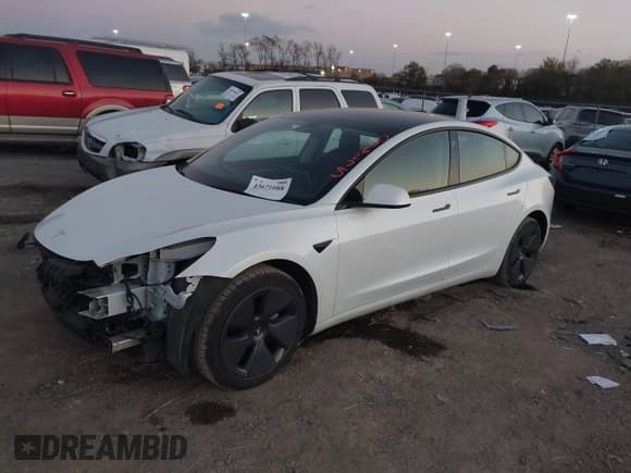 ✅ 2021 Tesla Model 3 Standard Range Plus • VIN: 5YJ3E1EA4MF096275 • Lot: 43671088. Wystawiony na IAAI z przebiegiem 46 514 mil. Bezpłatny archiwum sprzedaży aukcyjnych z USA i szczegółowy raport historii pojazdu na DreamBid. Zdjęcie 2.
