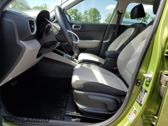 ✅ 2022 Hyundai Venue SEL • VIN: KMHRC8A36NU161468 • Lot: 54186065. Listed on Copart with 28,044 mi. Free auction sales archive from the USA and detailed vehicle history report at DreamBid. Image 7.