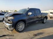 ✅ 2021 Chevrolet Silverado 1500 LT • VIN: 3GCPWCEKXMG297711 • Lot: 63283864. Wystawiony na Copart z przebiegiem 101 842 mil. Bezpłatny archiwum sprzedaży aukcyjnych z USA i szczegółowy raport historii pojazdu na DreamBid. Zdjęcie 1.