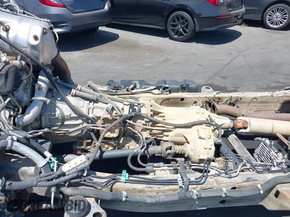 ✅ 2018 GMC Sierra 2500HD Denali • VIN: 1GT12UEY5JF165772 • Лот: 42884152. Опубликован ранее на IAAI с пробегом Не указан. Бесплатный доступ к архиву аукционных продаж из США и подробный отчёт об истории автомобиля на DreamBid. Изображение 5.