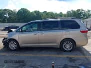 ✅ 2017 Toyota Sienna XLE Auto Access Seat • VIN: 5TDYZ3DC4HS837017 • Lot: 42237044. Listed on IAAI with 91,041 mi. Free auction sales archive from the USA and detailed vehicle history report at DreamBid. Image 13.